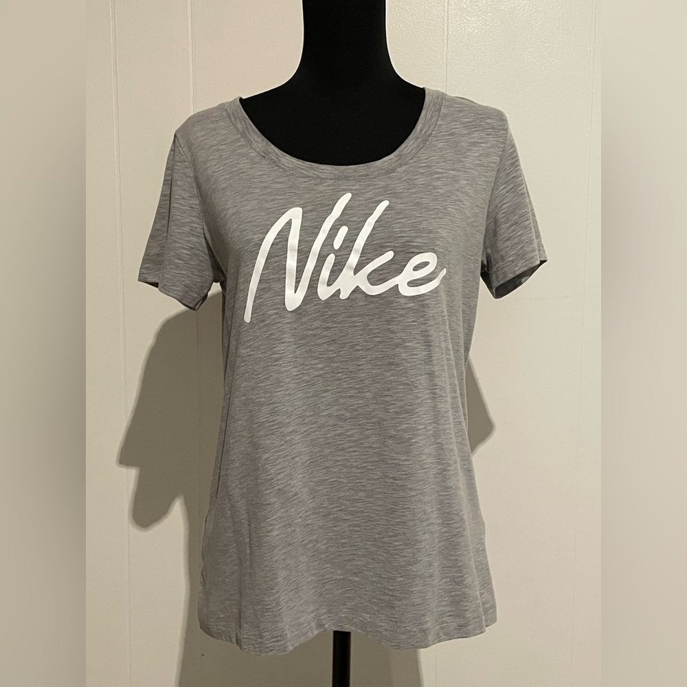 Nike Women's Heather Gray Short Sleeve Tee